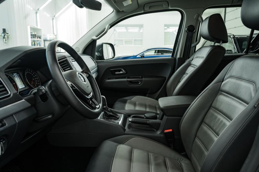 Интерьер Volkswagen Amarok Double Cab by Elite Motors 2019 года  (фото 6 из 8)